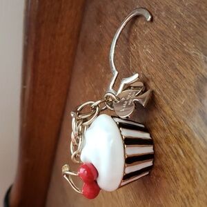 Cupcake keychain 🧁